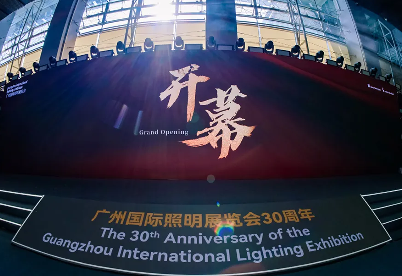 首日聚焦｜德赢VWIN电源光亚展现场热力全开，，，，，手艺实力尽显锋芒